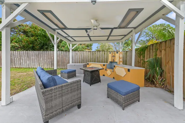 $345,000 | 5709 Southeast Indigo Avenue, Stuart, FL 34997