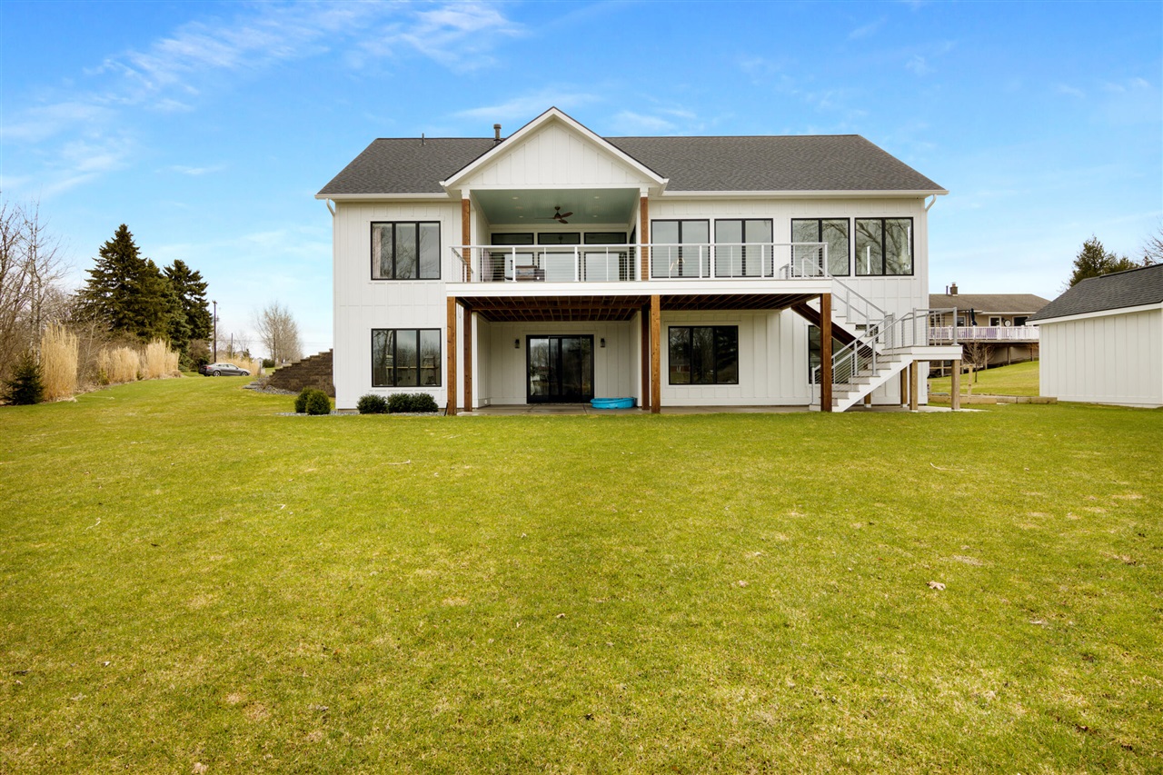 504 South East Silver Lake Road Traverse City, MI 49685 - Photo 5 of 72