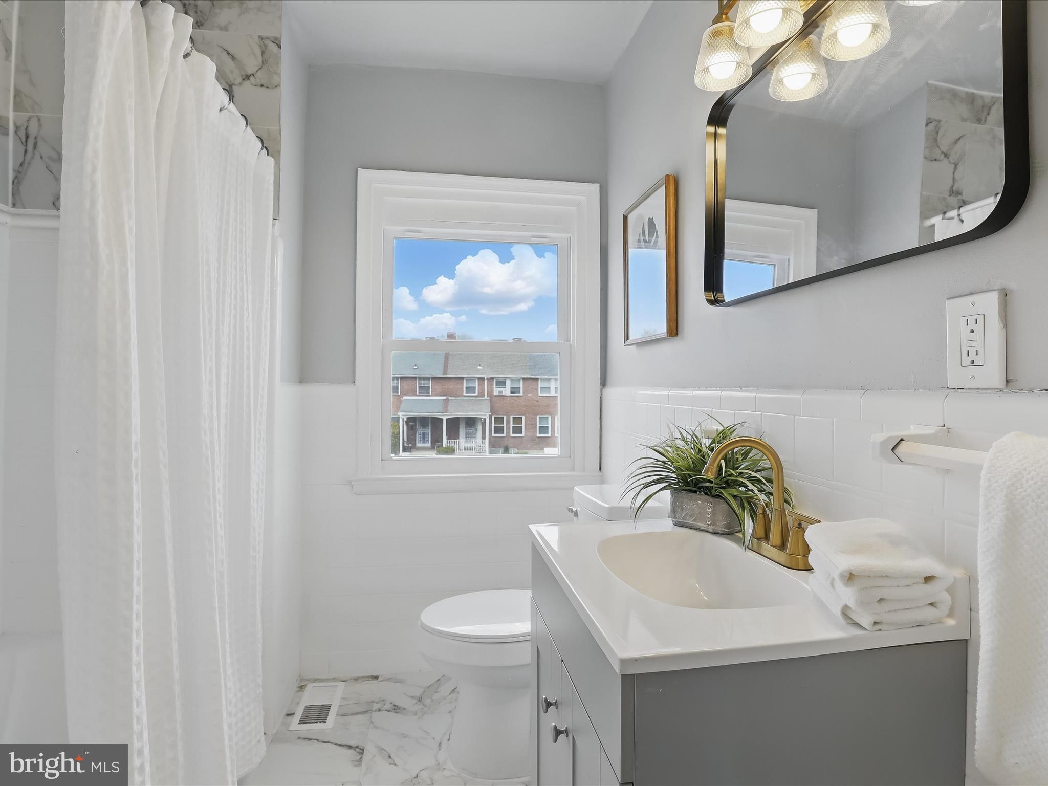 1317 Pentwood Road Baltimore, MD 21239 - Photo 24 of 39 Upper Level Bath