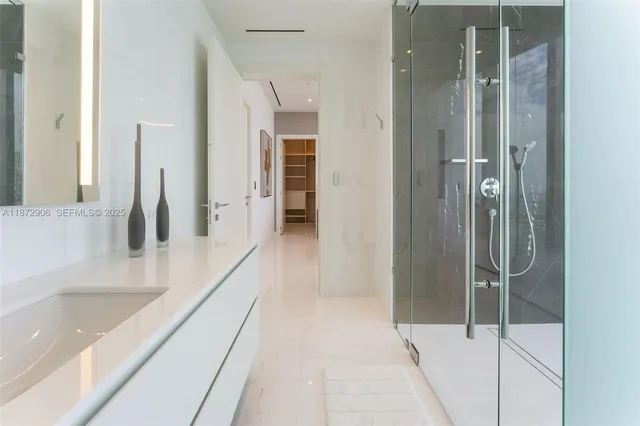 $28,600,000 | 300 Biscayne Blvd Way, Unit PH6001, Miami, FL 33131