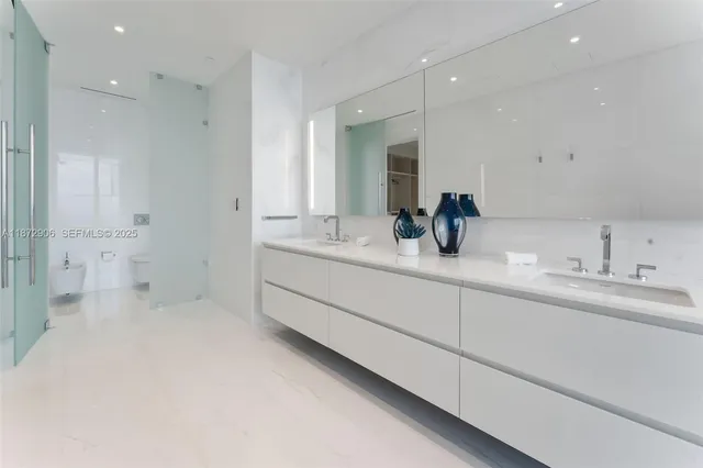 $28,600,000 | 300 Biscayne Blvd Way, Unit PH6001, Miami, FL 33131