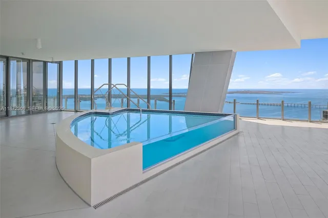 $28,600,000 | 300 Biscayne Blvd Way, Unit PH6001, Miami, FL 33131