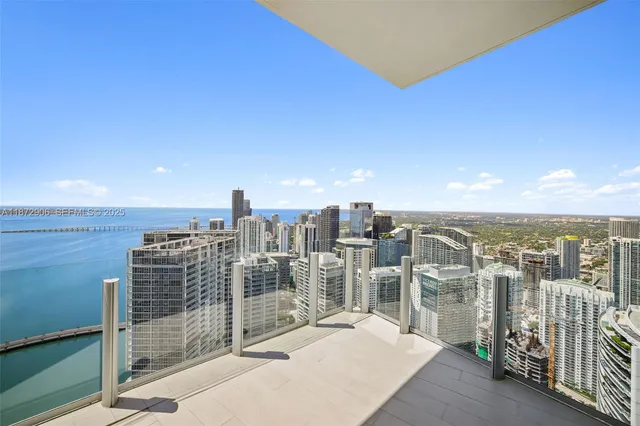 $28,600,000 | 300 Biscayne Blvd Way, Unit PH6001, Miami, FL 33131