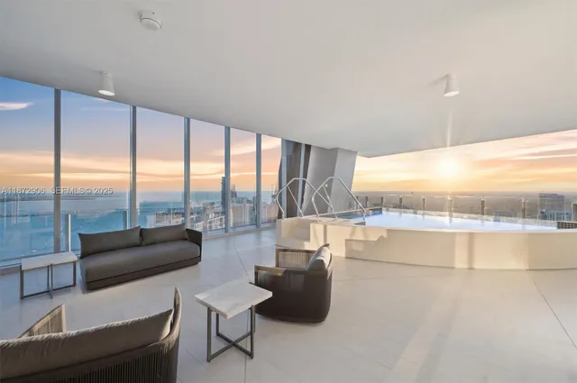 $28,600,000 | 300 Biscayne Blvd Way, Unit PH6001, Miami, FL 33131