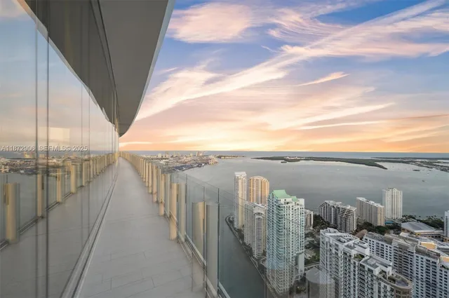 $28,600,000 | 300 Biscayne Blvd Way, Unit PH6001, Miami, FL 33131