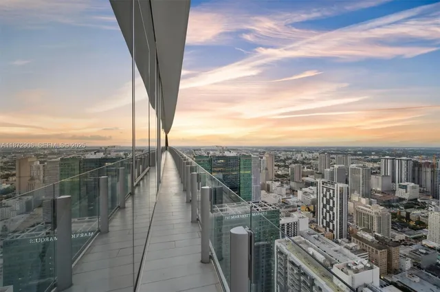 $28,600,000 | 300 Biscayne Blvd Way, Unit PH6001, Miami, FL 33131