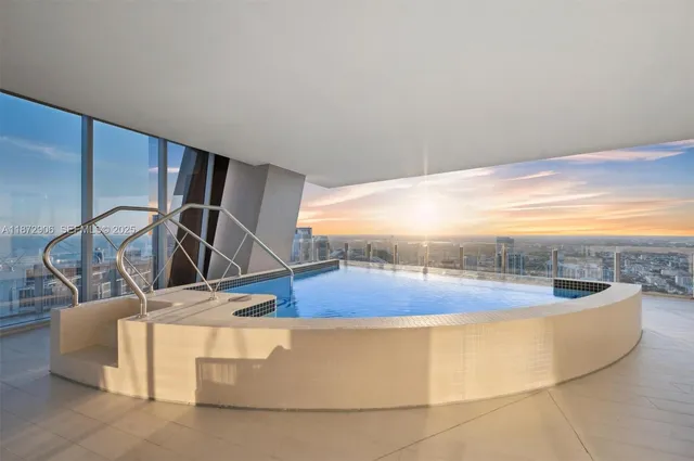 $28,600,000 | 300 Biscayne Blvd Way, Unit PH6001, Miami, FL 33131