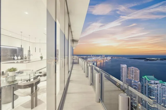 $28,600,000 | 300 Biscayne Blvd Way, Unit PH6001, Miami, FL 33131