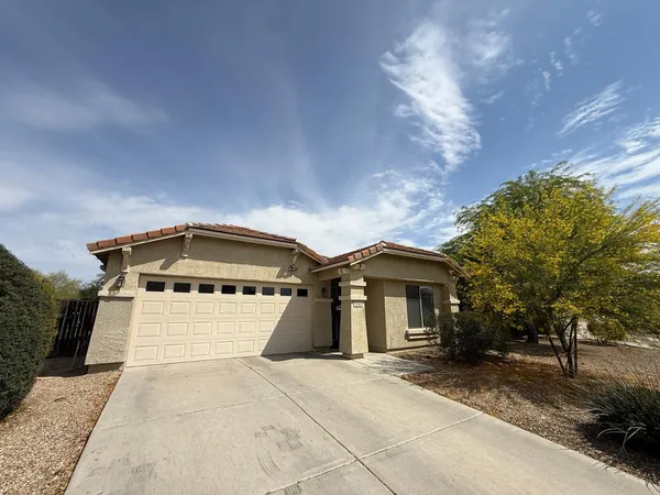 $1,895 | 1135 South 165th Drive, Goodyear, AZ 85338