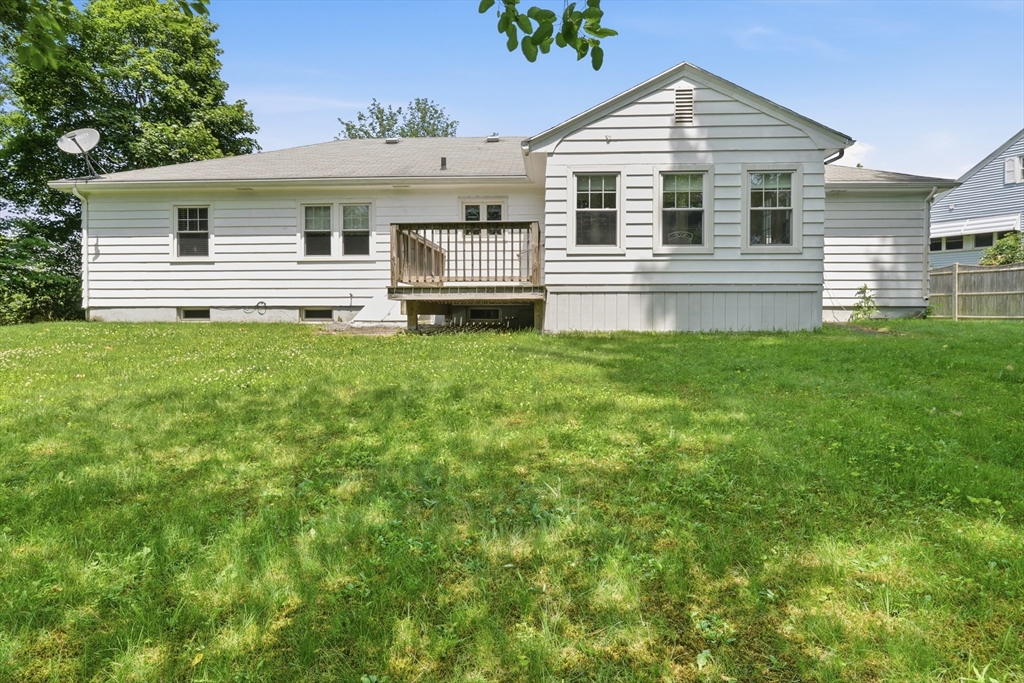 22 Maxdale Road Worcester, MA 01602 - Photo 32 of 34