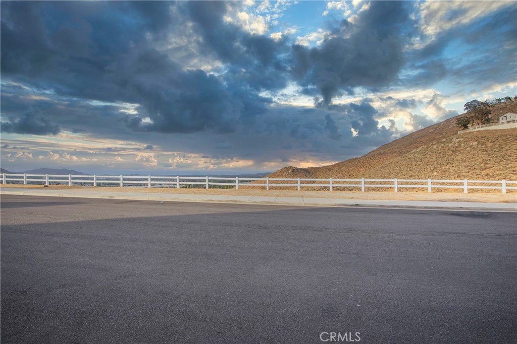 16163 Setting Sun Circle Riverside, CA 92503 - Photo 34 of 36