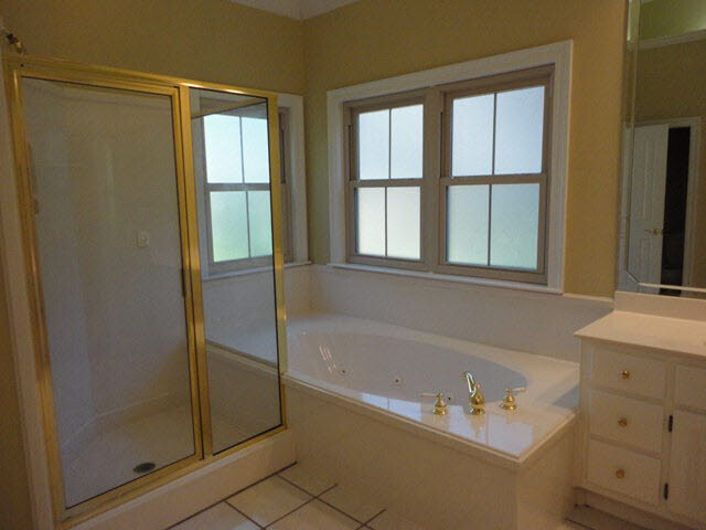 108 McIntosh Bluff Road Fairhope, AL 36532 - Photo 15 of 32 Master tub/Shower