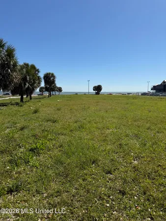 $999,000 | 960 Beach Drive, Gulfport, MS 39507