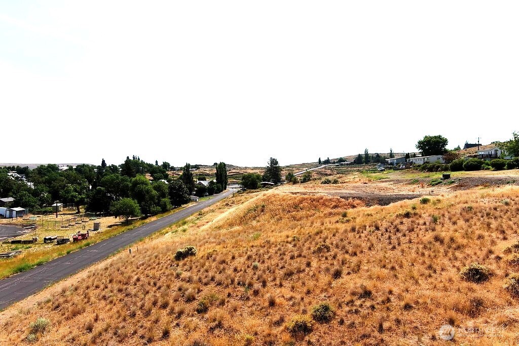 0 West 6th Avenue Odessa, WA 99159 - Photo 4 of 8 a view of ocean view with beach