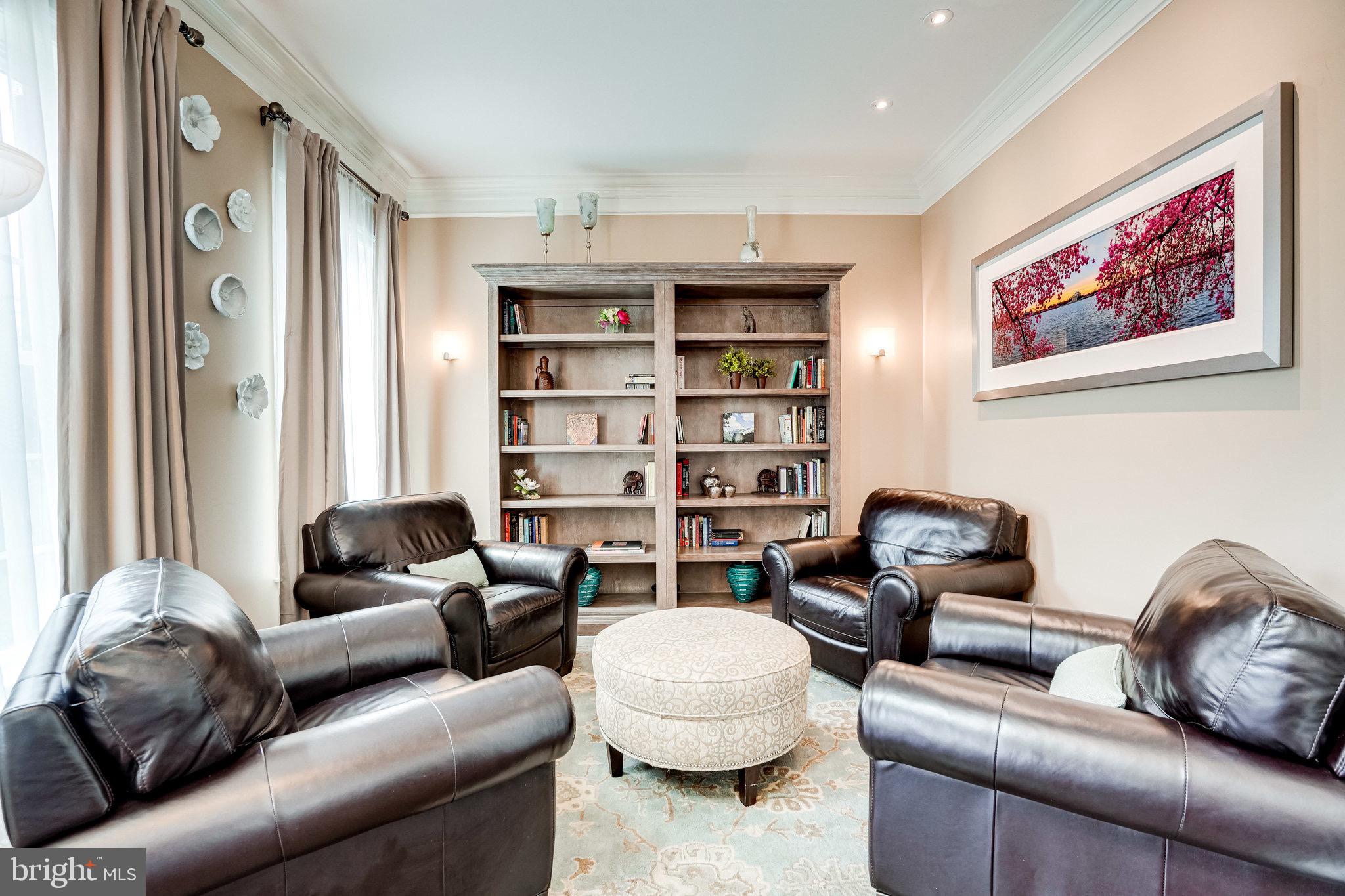 7561 Glen Pointe Court Springfield, VA 22153 - Photo 17 of 67 Lovely Living Room