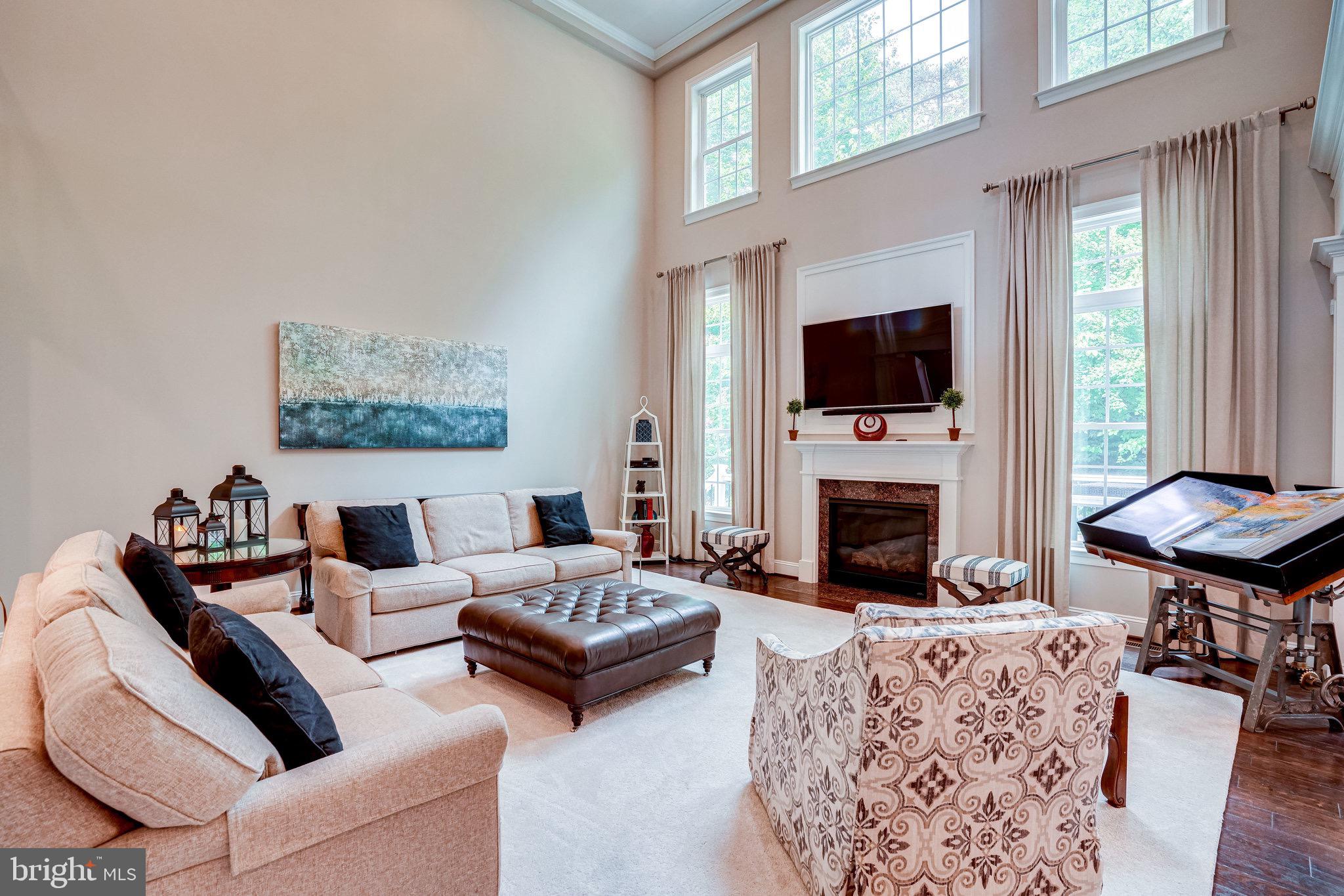 7561 Glen Pointe Court Springfield, VA 22153 - Photo 21 of 67 Family Room looks out to Rear Deck
