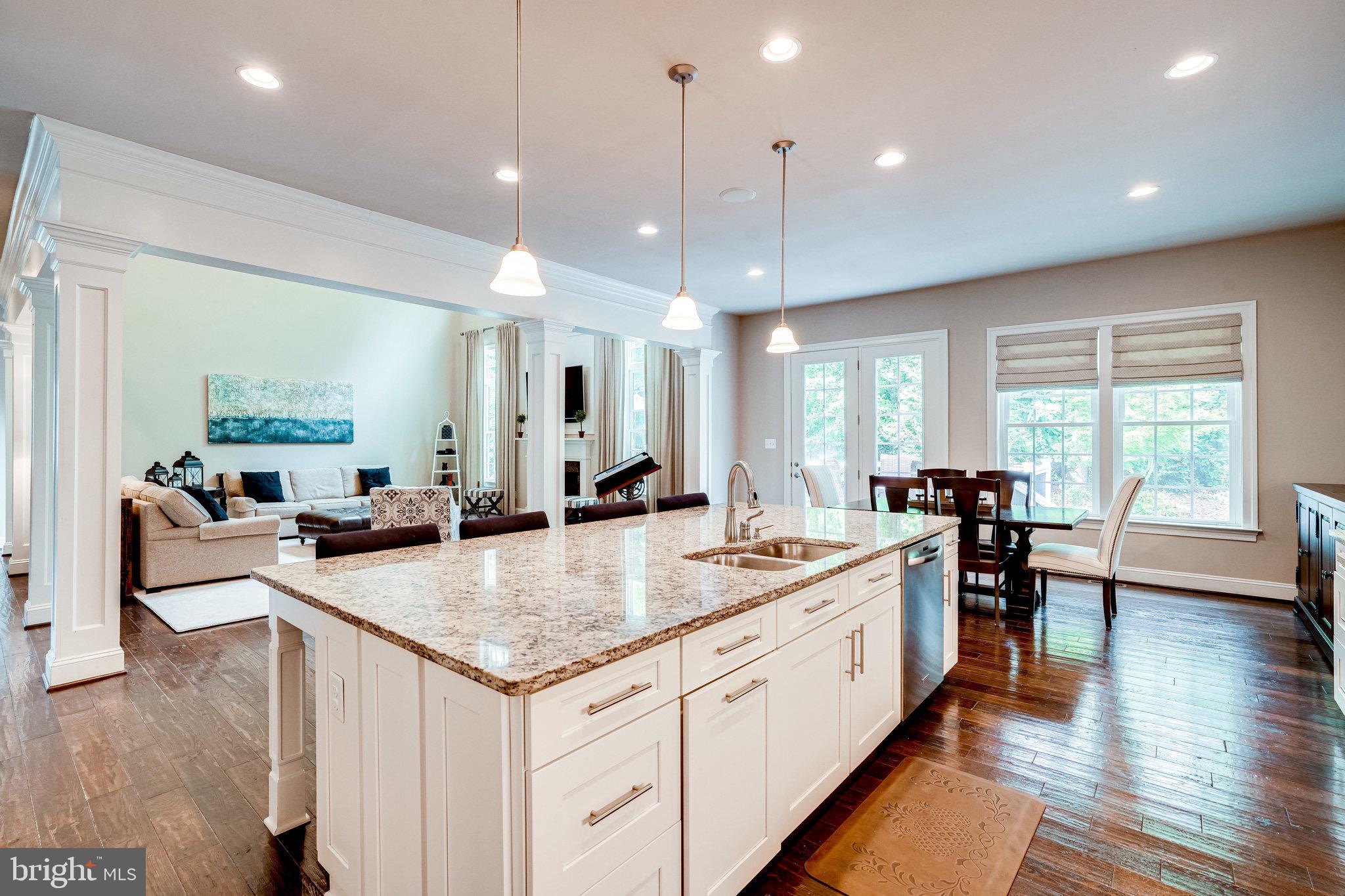7561 Glen Pointe Court Springfield, VA 22153 - Photo 25 of 67 Modern Gourmet Kitchen