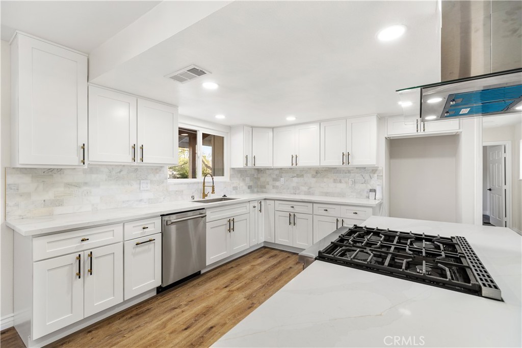 19215 Hupa Road Apple Valley, CA 92307 - Photo 11 of 58