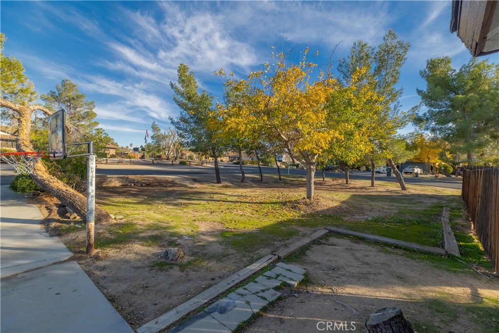 19215 Hupa Road Apple Valley, CA 92307 - Photo 39 of 58