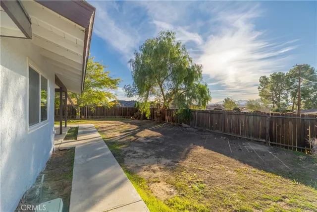 $564,900 | 19215 Hupa Road, Apple Valley, CA 92307