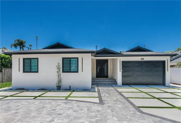 $2,195,000 | 16158 Magnolia Boulevard, Encino, CA 91436