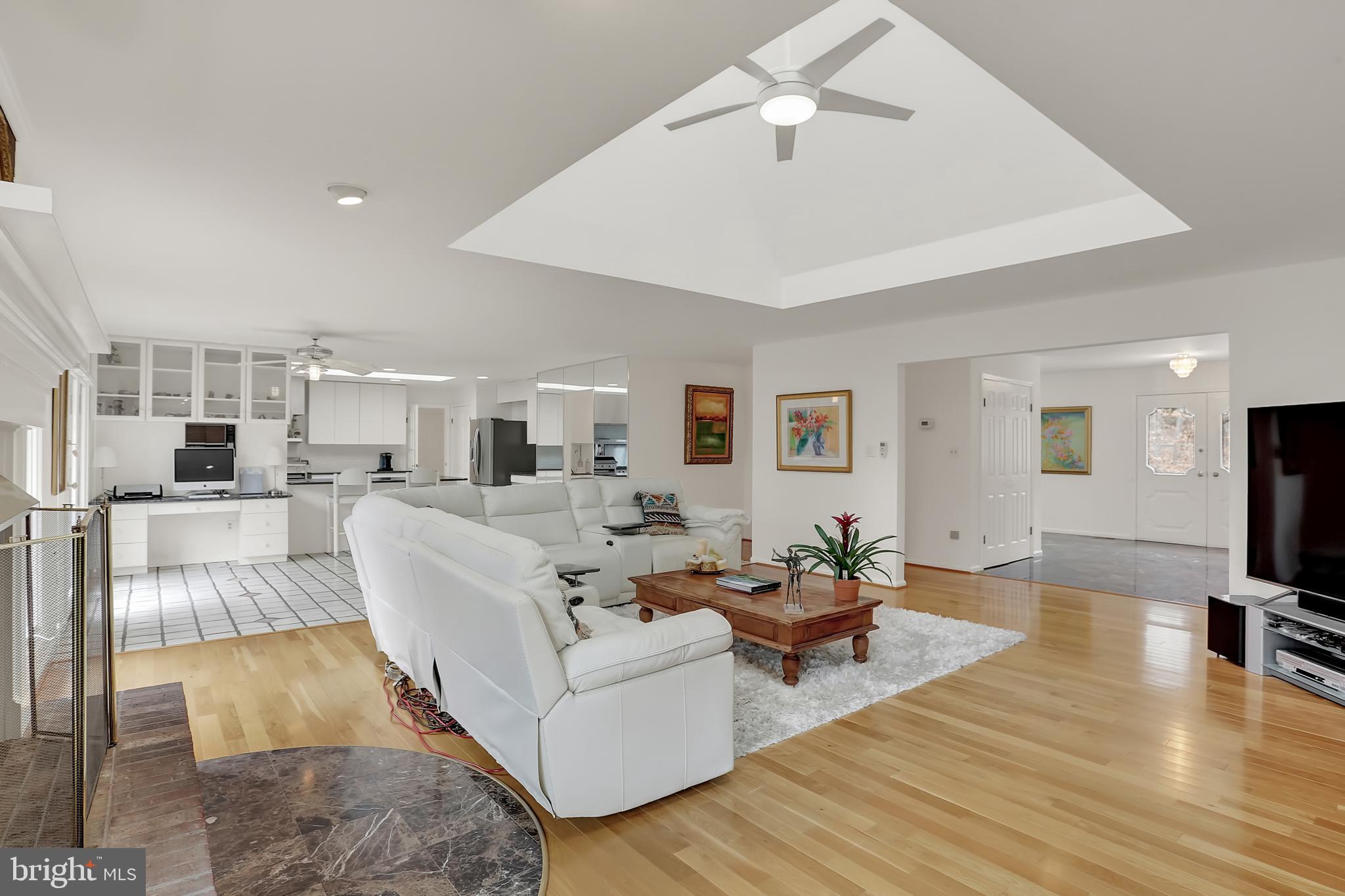 11836 Harley Road Lorton, VA 22079 - Photo 3 of 46 Gallery Image 3