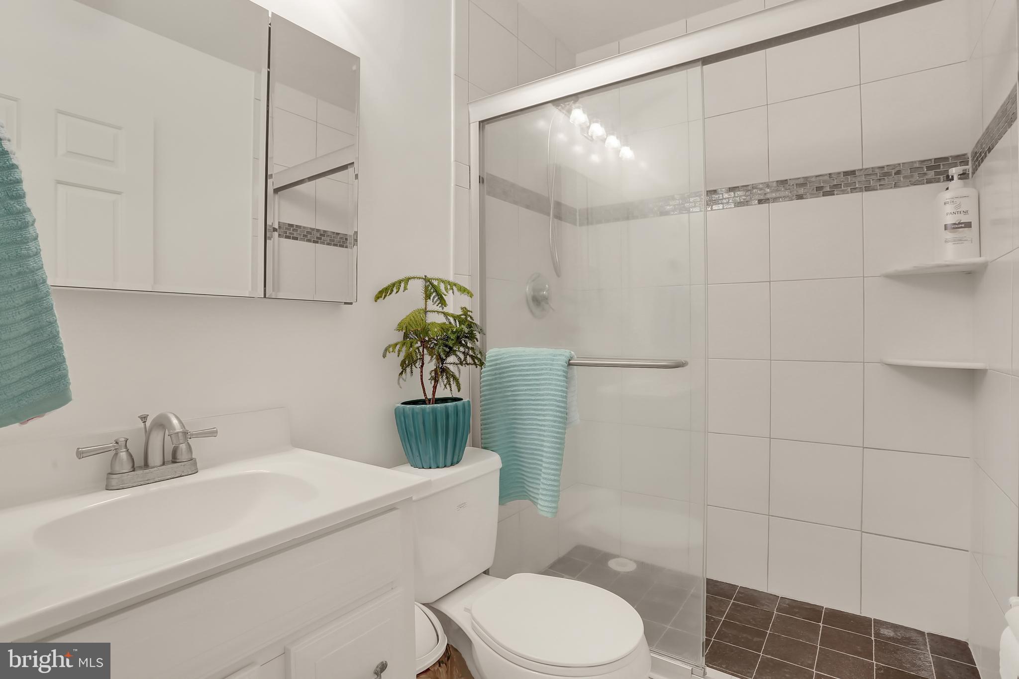 11836 Harley Road Lorton, VA 22079 - Photo 6 of 46 Gallery Image 6
