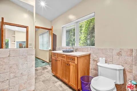 $1,429,000 | 5653 Shirley Avenue, Tarzana, CA 91356