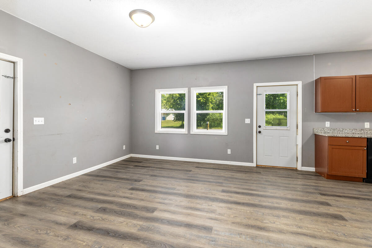 335 North 2nd Street Stanton, MI 48888 - Photo 12 of 24 Living Room 007