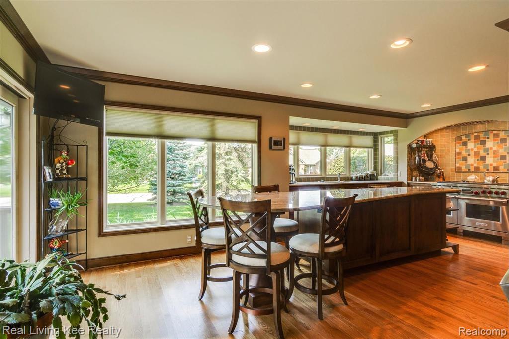 936 Pine Trail Drive Rochester Hills, MI 48307 - Photo 23 of 37