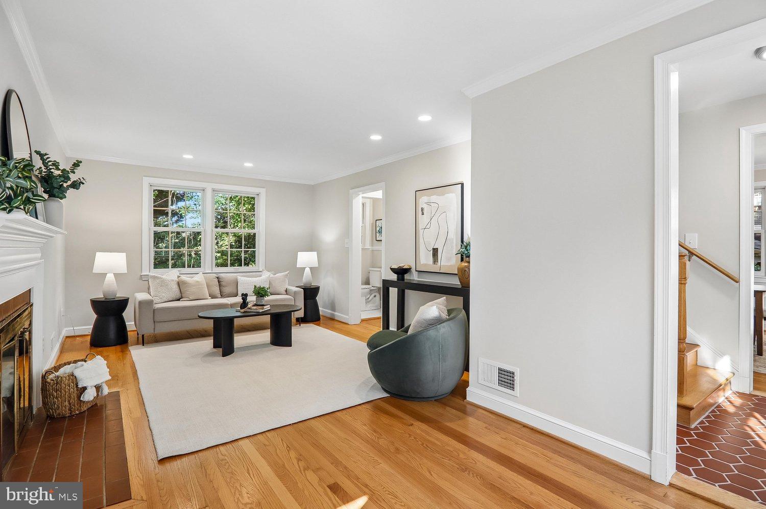 4622 Woodfield Road Bethesda, MD 20814 - Photo 8 of 75 Living Room
