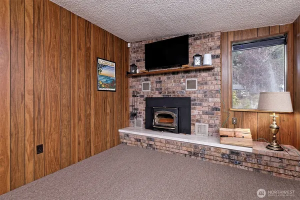 $475,000 | 240 East Orchard Beach Drive, Grapeview, WA 98546