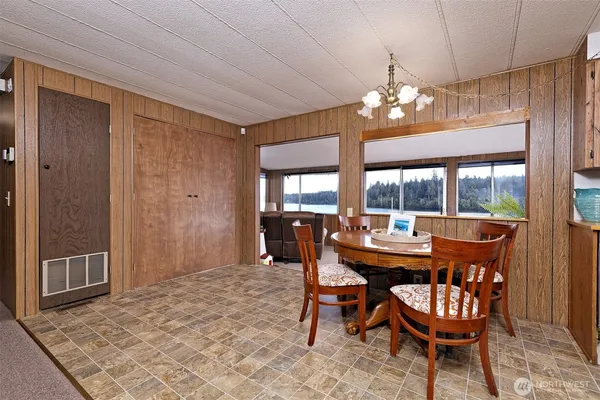 $475,000 | 240 East Orchard Beach Drive, Grapeview, WA 98546