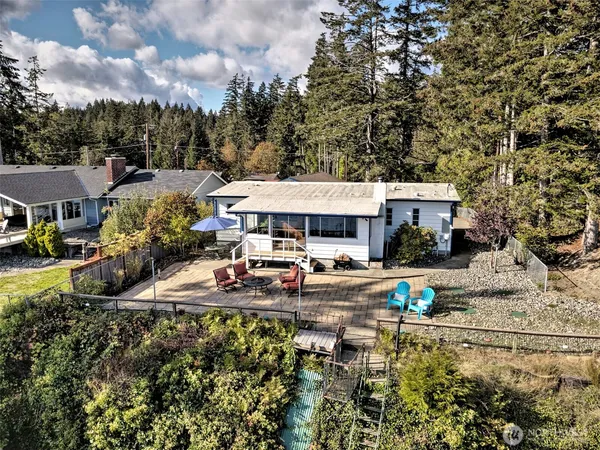 $475,000 | 240 East Orchard Beach Drive, Grapeview, WA 98546