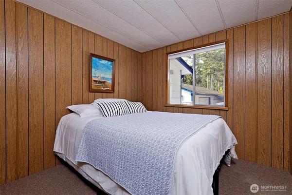 $475,000 | 240 East Orchard Beach Drive, Grapeview, WA 98546