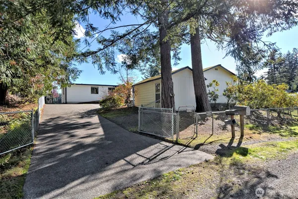 $475,000 | 240 East Orchard Beach Drive, Grapeview, WA 98546