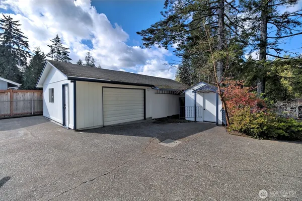 $475,000 | 240 East Orchard Beach Drive, Grapeview, WA 98546