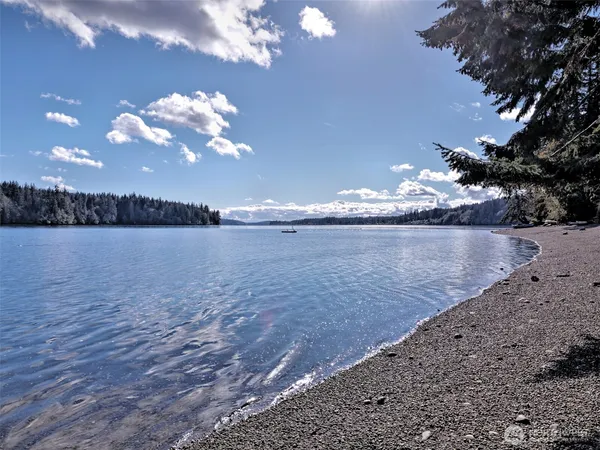 $475,000 | 240 East Orchard Beach Drive, Grapeview, WA 98546