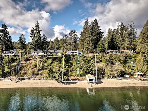 $475,000 | 240 East Orchard Beach Drive, Grapeview, WA 98546