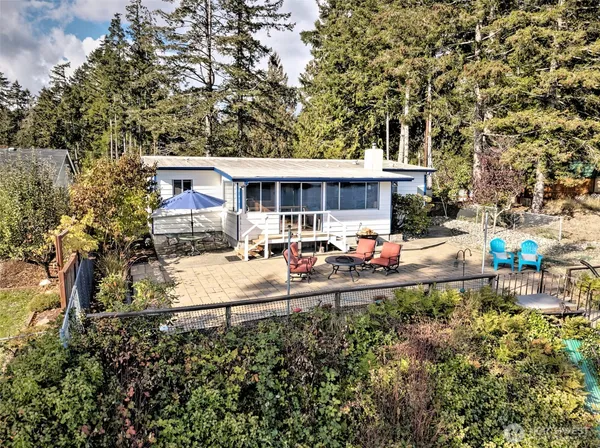 $475,000 | 240 East Orchard Beach Drive, Grapeview, WA 98546