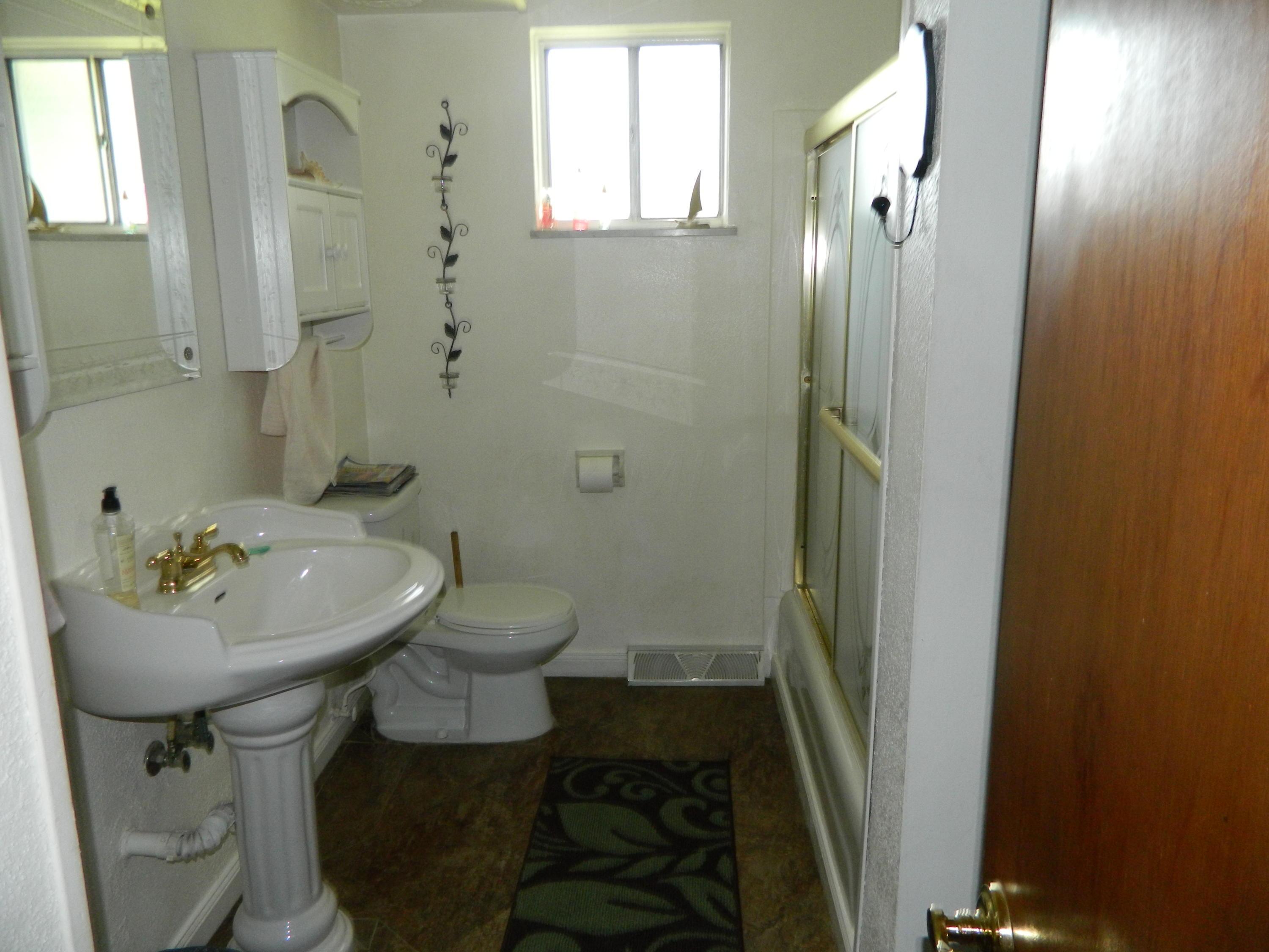 5455 Hall Road Columbus, OH 43228 - Photo 8 of 11 Gallery Image 8