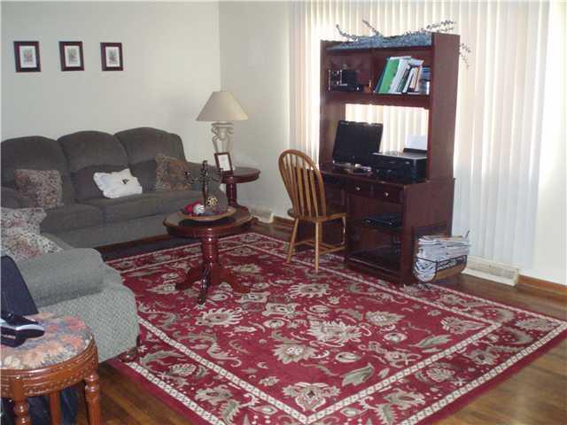 5455 Hall Road Columbus, OH 43228 - Photo 9 of 11 Gallery Image 9
