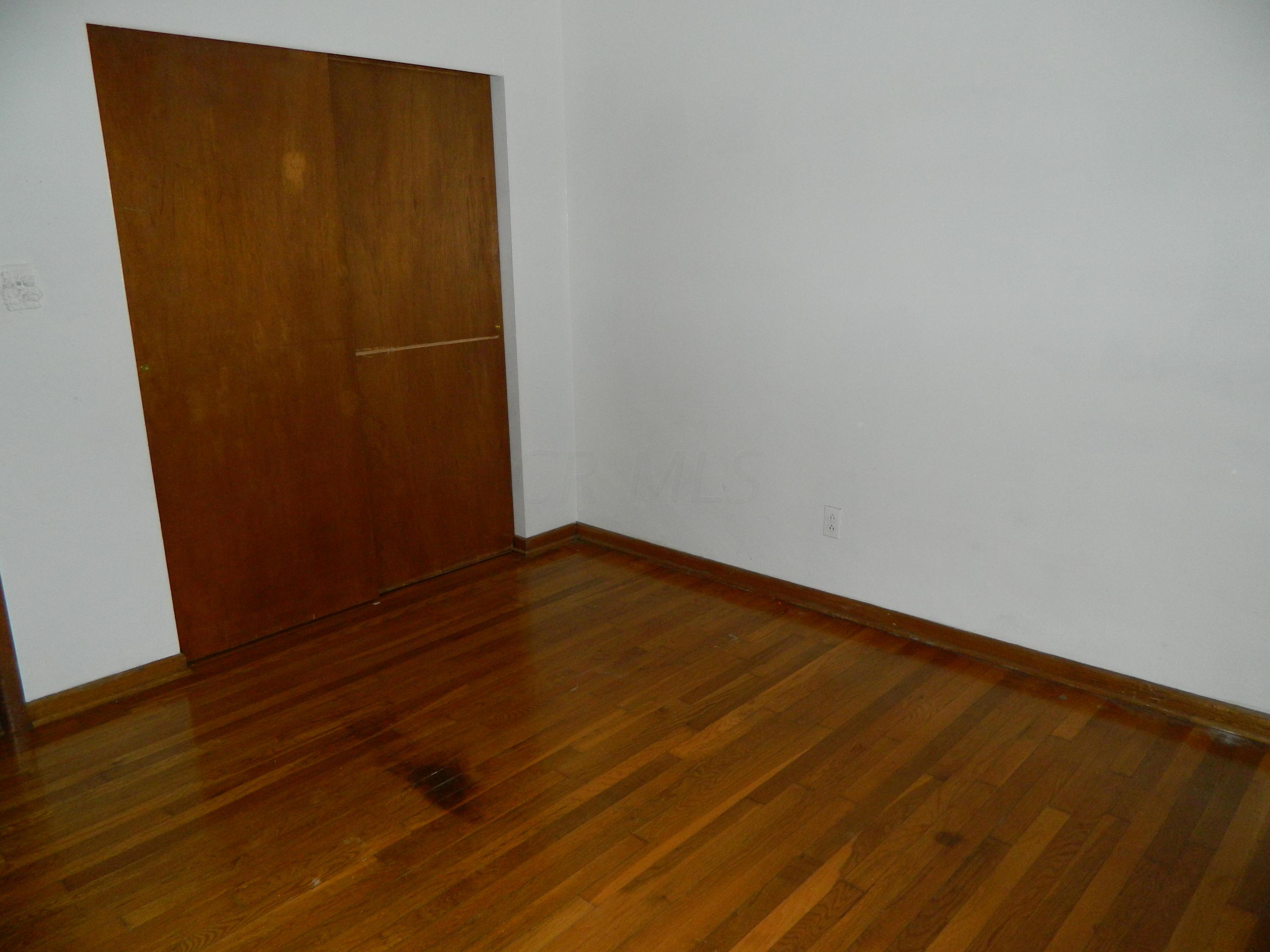 5455 Hall Road Columbus, OH 43228 - Photo 10 of 11 Gallery Image 10