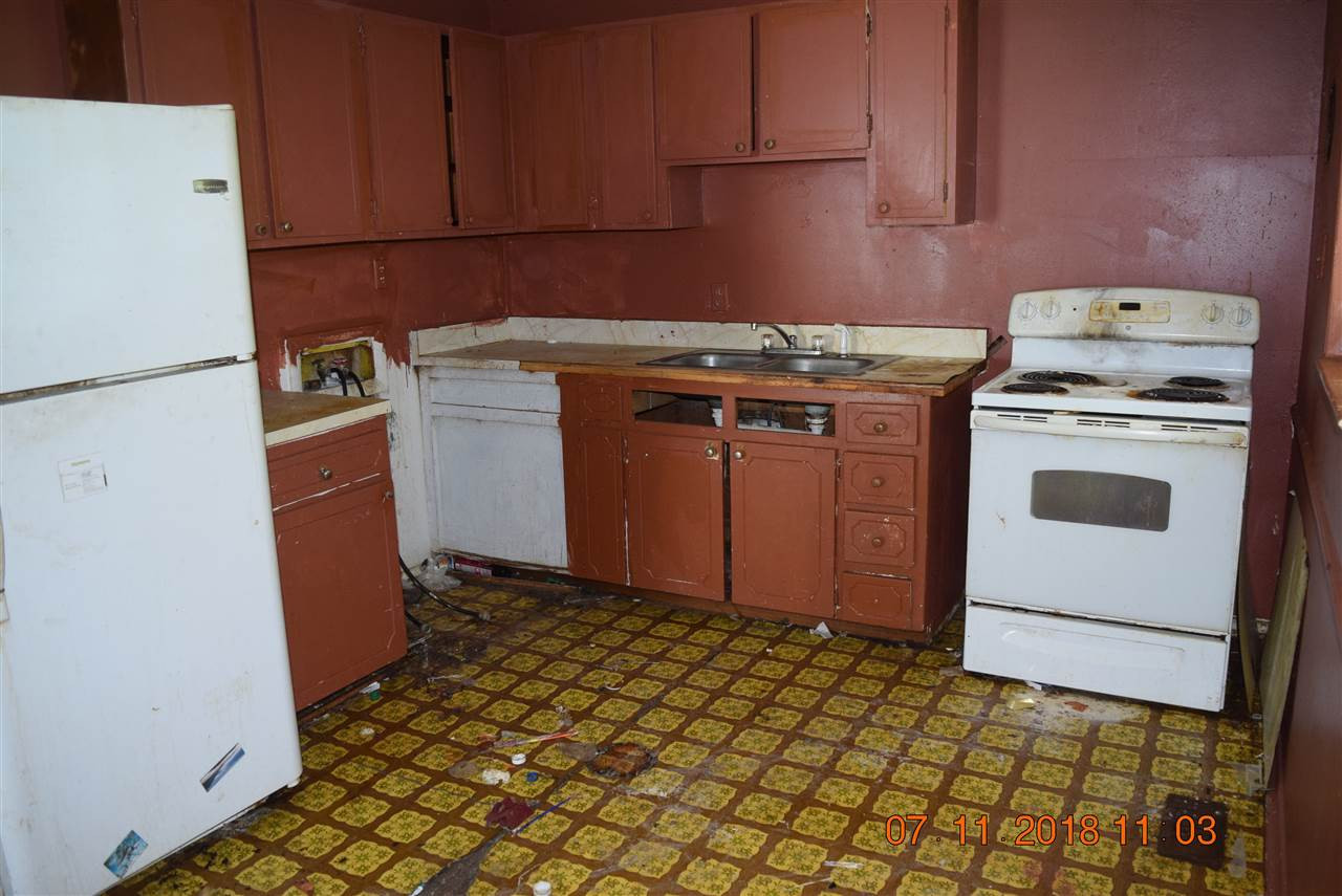 1922 Atkins Drive Raleigh, NC 27610 - Photo 4 of 19 Kitchen