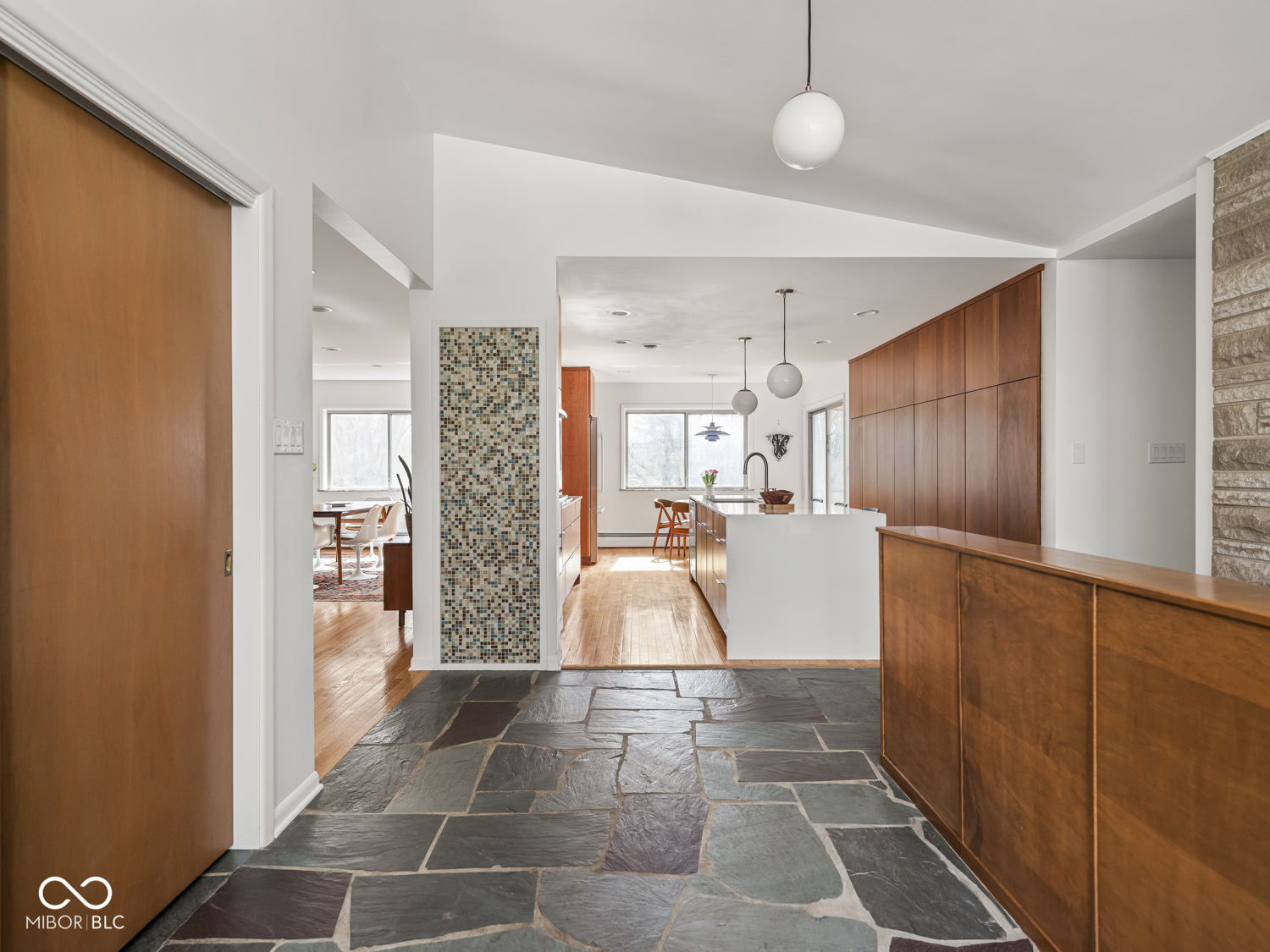 5945 Andover Road Indianapolis, IN 46220 - Photo 29 of 75