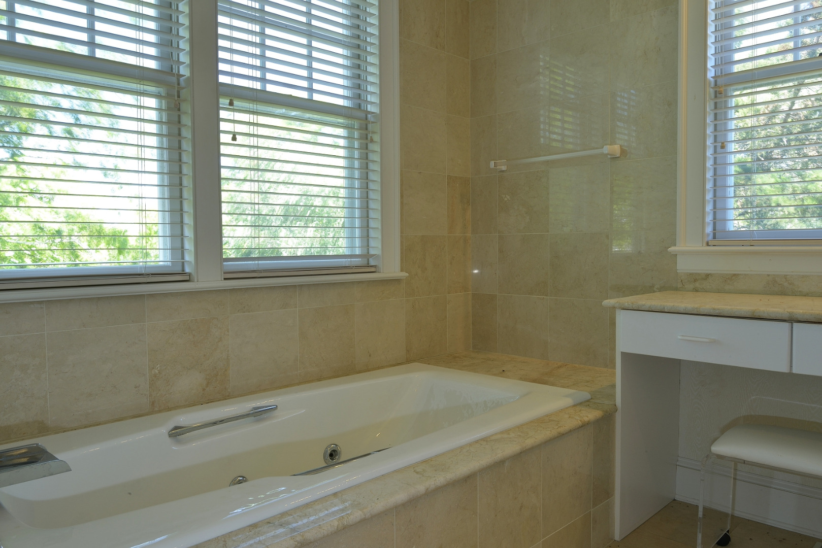 12 Monomoy Road Nantucket, MA 02554 - Photo 18 of 36 Gallery Image 18
