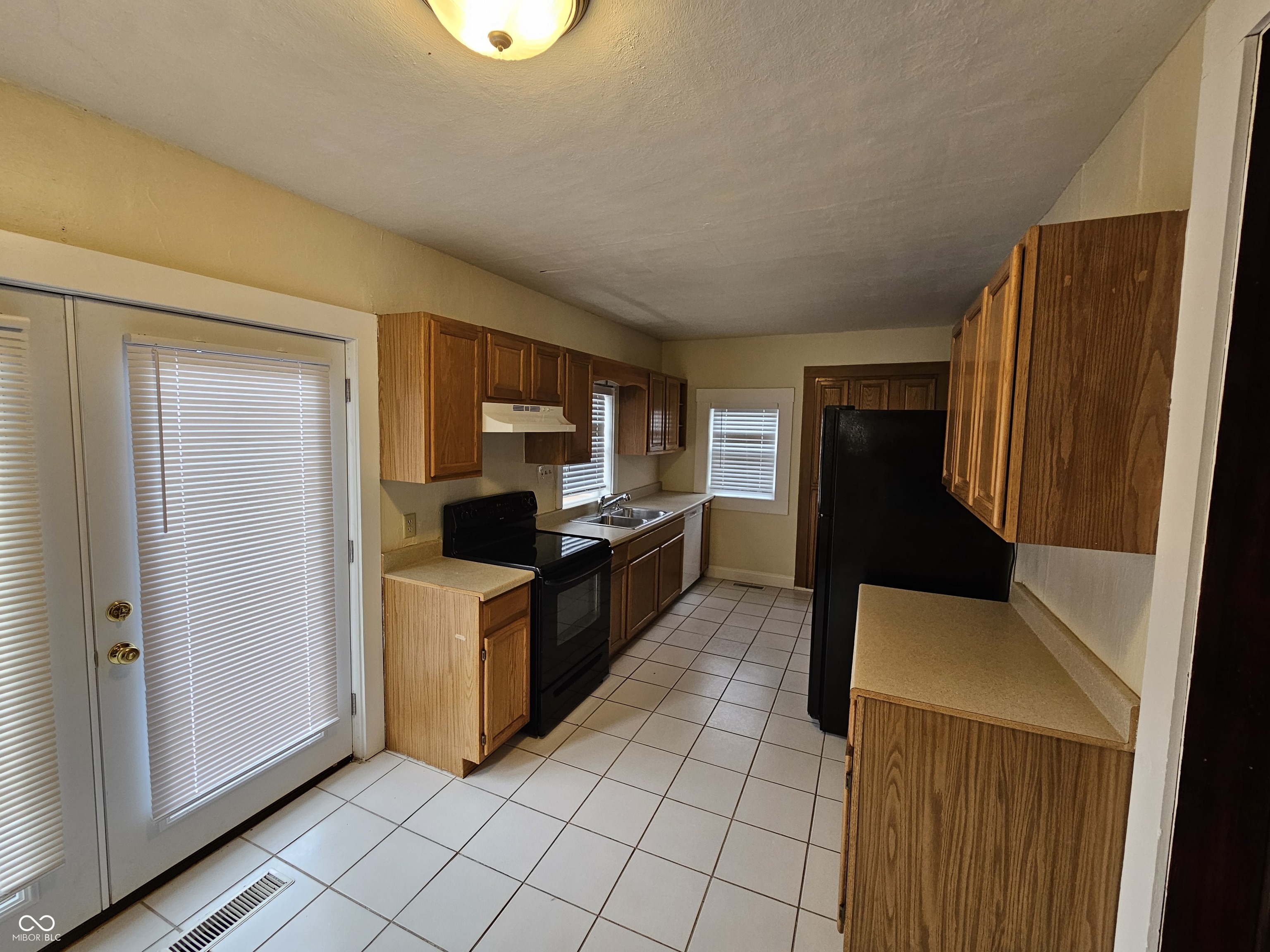 408 South Main Street Whitestown, IN 46075 - Photo 9 of 22
