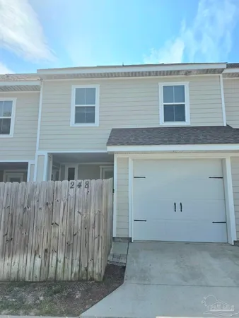 $2,500 | 248 North De Villiers Street, Pensacola, FL 32502