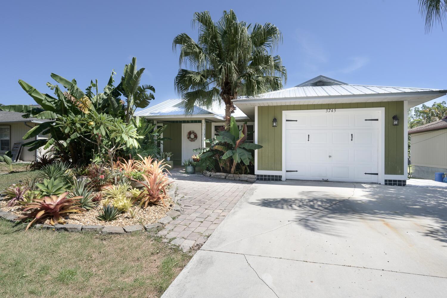 3745 Southeast Middle Street Stuart, FL 34997 - Photo 2 of 25 Entrance