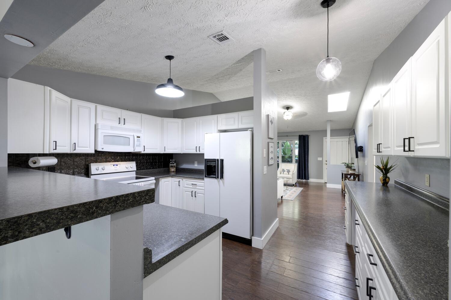 3745 Southeast Middle Street Stuart, FL 34997 - Photo 7 of 25 Kitchen